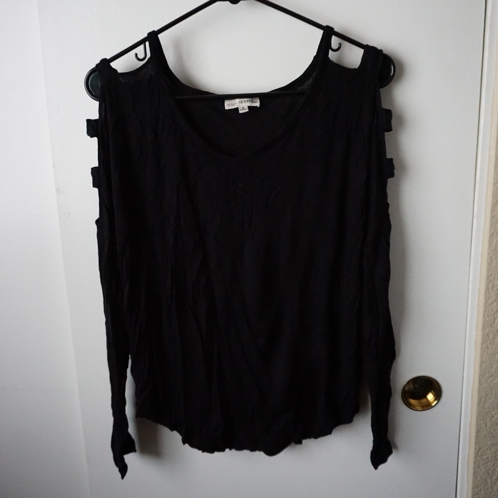 🌸 Zenana Outfitters Black top